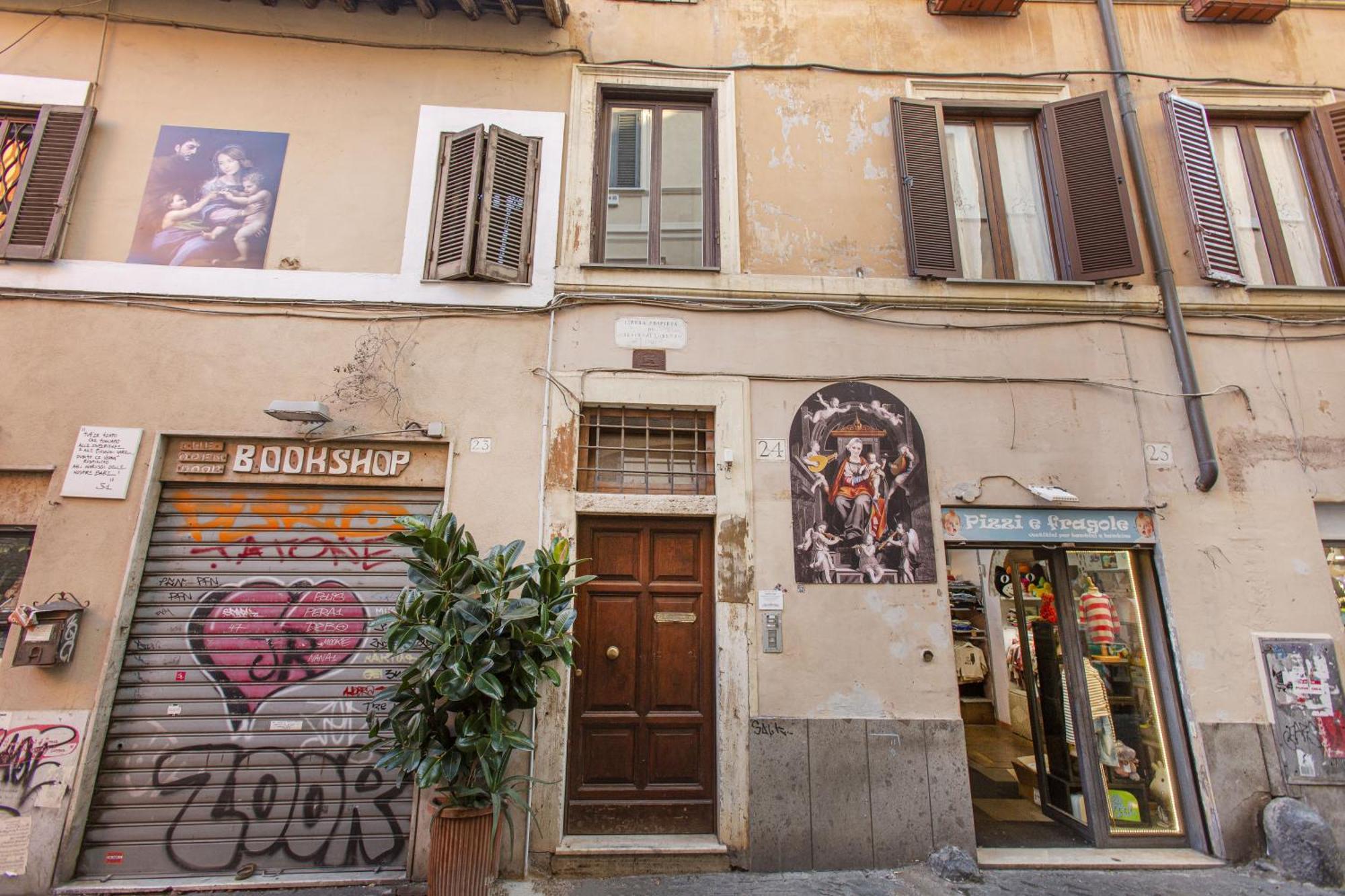 Happy Trastevere In Рим Экстерьер фото