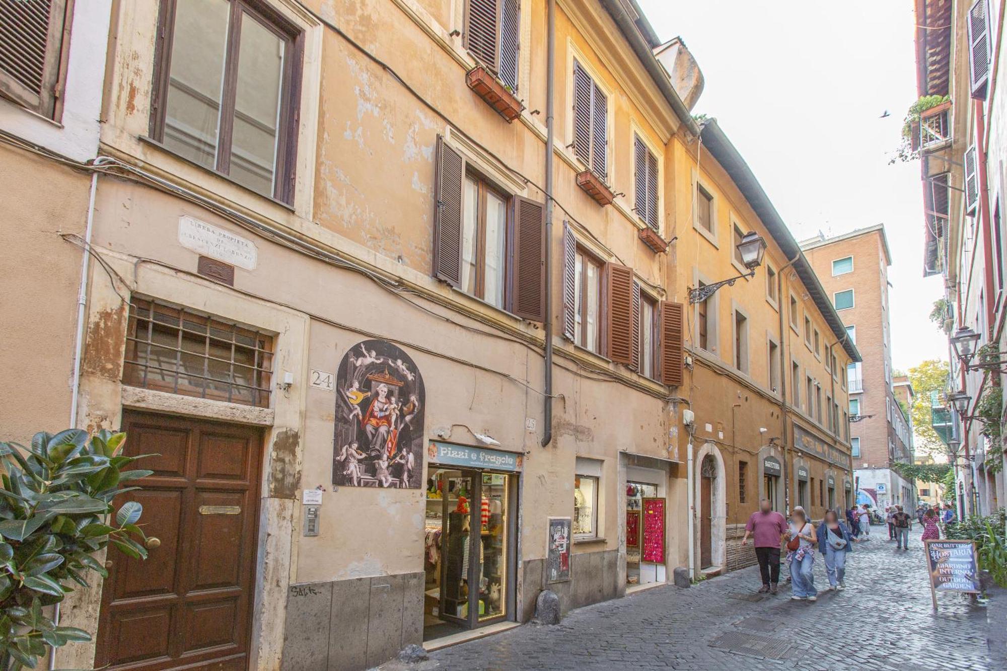 Happy Trastevere In Рим Экстерьер фото